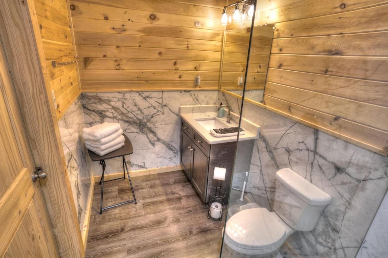 Luxury Cabin Sleeps 8 With Creekside Fire Pit Near Helen Ga Кливленд Экстерьер фото